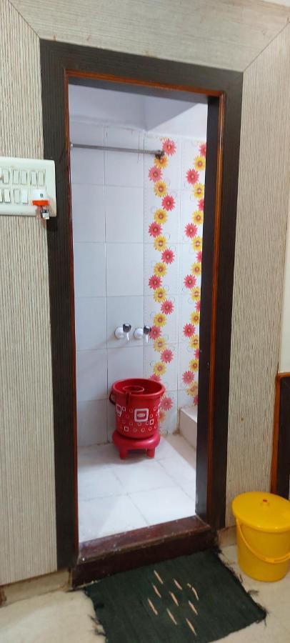 Sai Raghunandan Guest House شيردي المظهر الخارجي الصورة